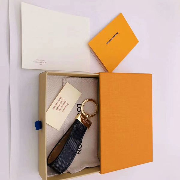 new fashion brand key chain gift men and women souvenir car bags accessories with boxes, Silver
new fashion brand key chain gift men and women souvenir car bags accessories with boxes, Silver