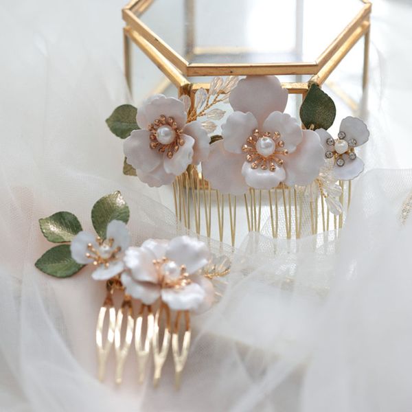 floralbride vintage alloy flower crystal rhinestone pearls bridal hair comb wedding headdress hair accessories women jewelry, Golden;silver
floralbride vintage alloy flower crystal rhinestone pearls bridal hair comb wedding headdress hair accessories women jewelry, Golden;silver
