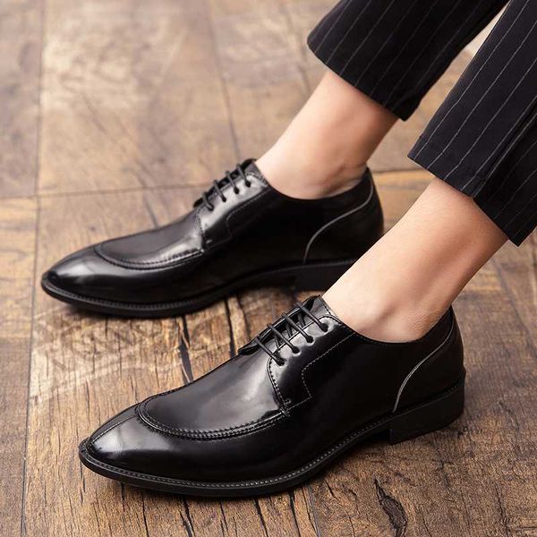 men leather shoes man business dress classic style flats brown black lace up pointed toe shoe for men oxford shoes 38-48
men leather shoes man business dress classic style flats brown black lace up pointed toe shoe for men oxford shoes 38-48