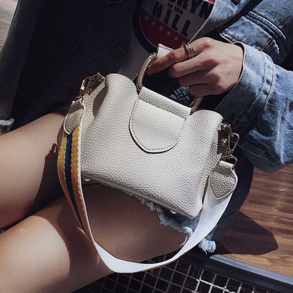 pu shoulder bags fashion mini good quality work street lady bag box style white color zippers bag for ladys 2020 year new
pu shoulder bags fashion mini good quality work street lady bag box style white color zippers bag for ladys 2020 year new
