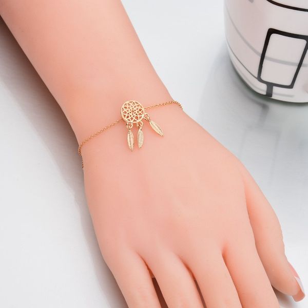 fashionable new dream catcher series copper casting delicate texture hollow feather bracelet, Black
fashionable new dream catcher series copper casting delicate texture hollow feather bracelet, Black