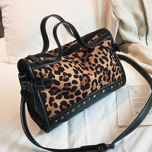 2020 luxury leopard totes handbag women scrub shoulder bag rivet fashion 2018 patchwork crossbody bag new zipper high capacity solid handbag
2020 luxury leopard totes handbag women scrub shoulder bag rivet fashion 2018 patchwork crossbody bag new zipper high capacity solid handbag