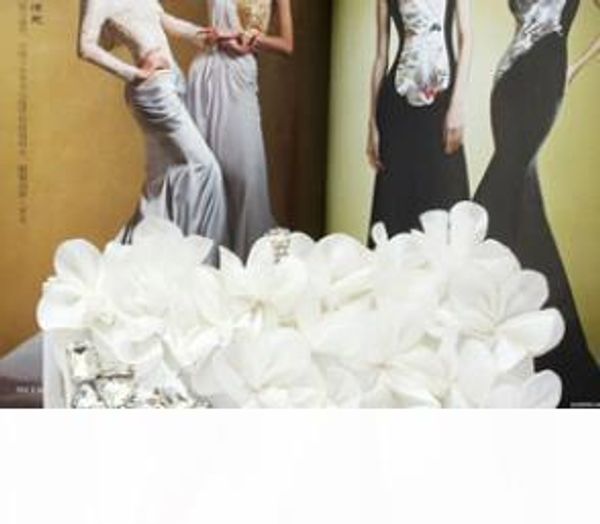 designer-2017 the new lovely flower package diamonds dinner bag solid can be hand-held diagonal cross-objects of a multi-purpose
designer-2017 the new lovely flower package diamonds dinner bag solid can be hand-held diagonal cross-objects of a multi-purpose