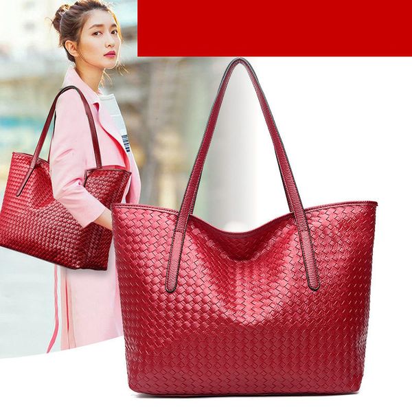 2020 big new women shoulder bags pu ladies leather bags casual women zipper handbags famous brands totes black red colors
2020 big new women shoulder bags pu ladies leather bags casual women zipper handbags famous brands totes black red colors