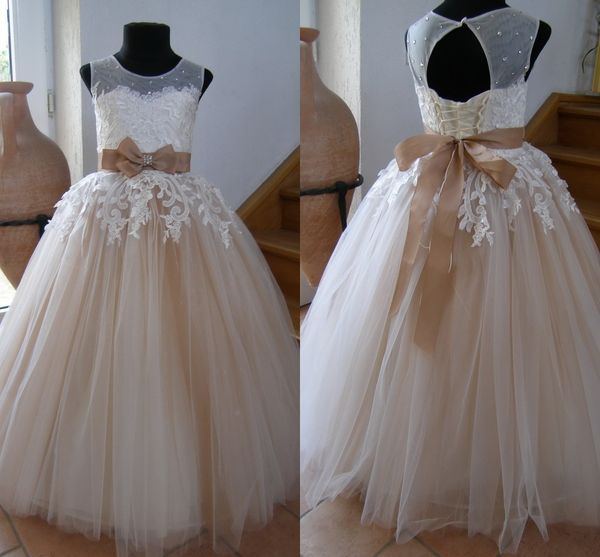 2021 champagne tulle first communion dresses ribbon bow beads boat neckline ivory lace flower girl dress for wedding party birthday gowns, White;red
2021 champagne tulle first communion dresses ribbon bow beads boat neckline ivory lace flower girl dress for wedding party birthday gowns, White;red