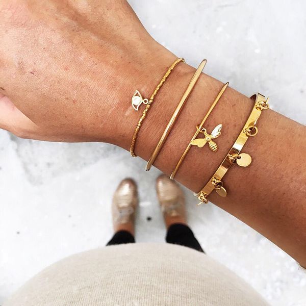 4pcs/set women bracelets set fashion eyes bee disc pendant open gold bracelet sweet birthday gift female jewelry, Black
4pcs/set women bracelets set fashion eyes bee disc pendant open gold bracelet sweet birthday gift female jewelry, Black
