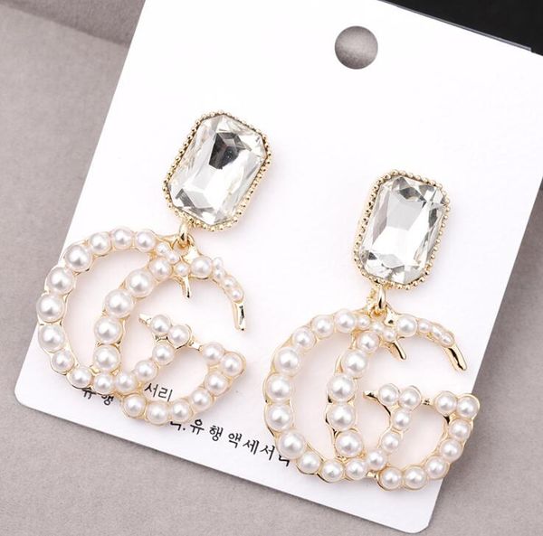 2019 new women fashion luxury earrings with pearl letter pendant dangle chandelier earrings designer jewelry, Silver
2019 new women fashion luxury earrings with pearl letter pendant dangle chandelier earrings designer jewelry, Silver