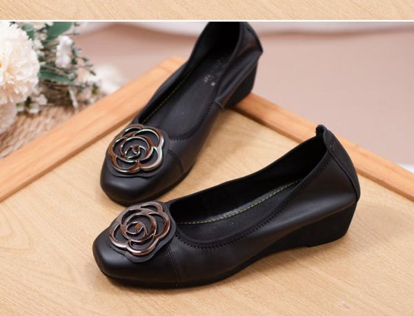 2020 spring and autumn with new style fashion slope heel round head non slip soft bottom mother shoes @zx23, Black
2020 spring and autumn with new style fashion slope heel round head non slip soft bottom mother shoes @zx23, Black