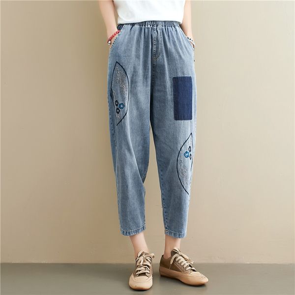 women's jeans elastic waist embroidered patchwork 9 points denim capri pants cropped for women, Blue
women's jeans elastic waist embroidered patchwork 9 points denim capri pants cropped for women, Blue
