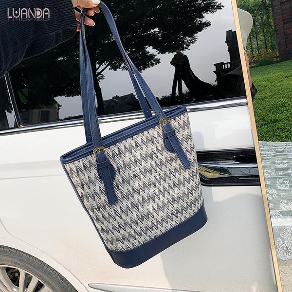 new 2020 handle leather wild famale messenger tote handbag women shoulder classic bag girl vintage for women
new 2020 handle leather wild famale messenger tote handbag women shoulder classic bag girl vintage for women