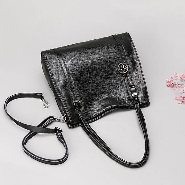 large tote, elegant decoration, women genuine leather shoulder bag, real cow's skin cross body bag p078
large tote, elegant decoration, women genuine leather shoulder bag, real cow's skin cross body bag p078