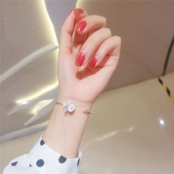 2020 new original handmade natural imitation pearl shell flower sweety charm bracelets elegant jewelry for female open cuff, Black
2020 new original handmade natural imitation pearl shell flower sweety charm bracelets elegant jewelry for female open cuff, Black