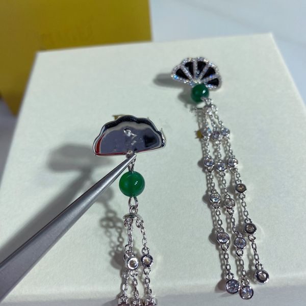 2020 new piaget tassel earrings with fashionable temperament and three-dimensional and vivid flowers, Golden;silver
2020 new piaget tassel earrings with fashionable temperament and three-dimensional and vivid flowers, Golden;silver