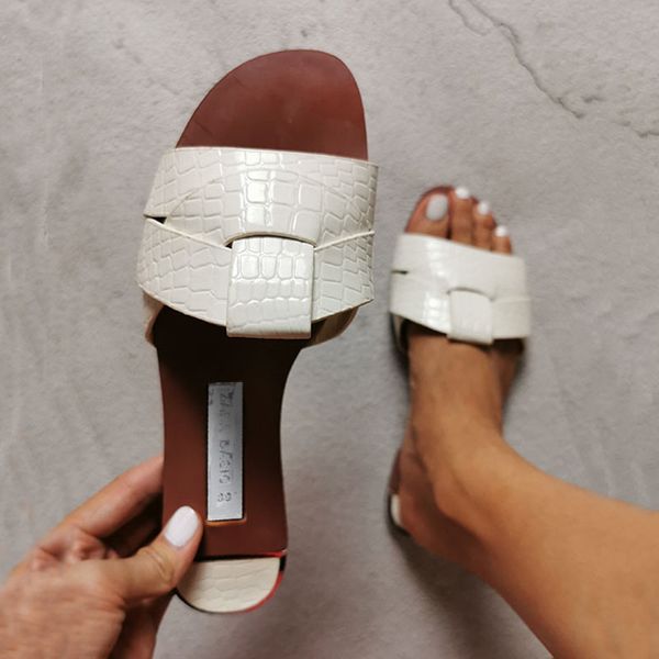 summer women sandals fashion snake skin wild outdoor women slides large size simple light and comfortable women's shoes y200620, Black
summer women sandals fashion snake skin wild outdoor women slides large size simple light and comfortable women's shoes y200620, Black
