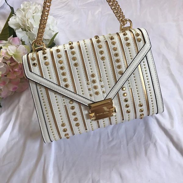 2021c luxury design ladies handbag large capacity shoulder bag wild fashion leather metal zipper ladies wedding crossbody bag n
2021c luxury design ladies handbag large capacity shoulder bag wild fashion leather metal zipper ladies wedding crossbody bag n