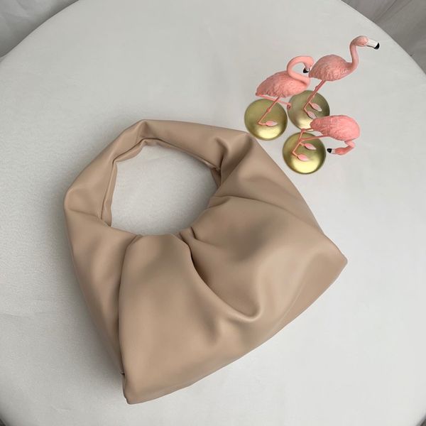2020 womens bags new fashion tote bags genuine leather handbags purse the pouch women clutch cloud bag handbags ing
2020 womens bags new fashion tote bags genuine leather handbags purse the pouch women clutch cloud bag handbags ing