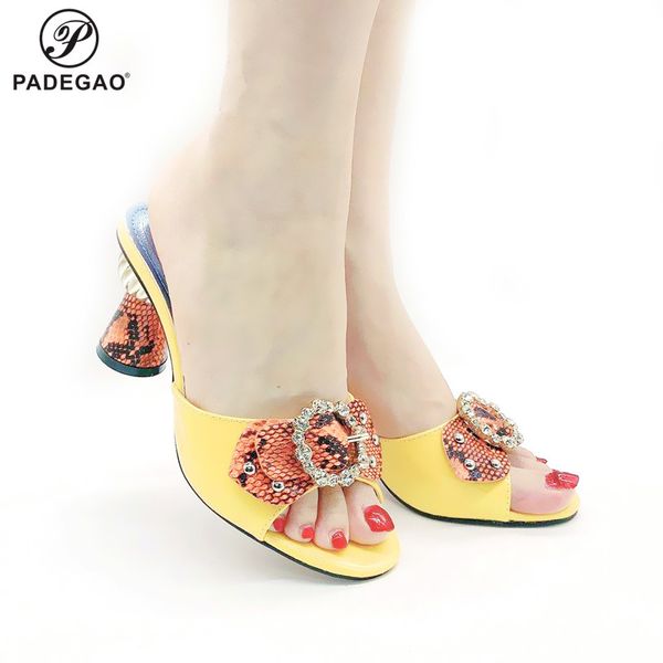 2020 new fashion women sandals elegant nigerian women pumps shoe for party african special materials high heels, Black
2020 new fashion women sandals elegant nigerian women pumps shoe for party african special materials high heels, Black