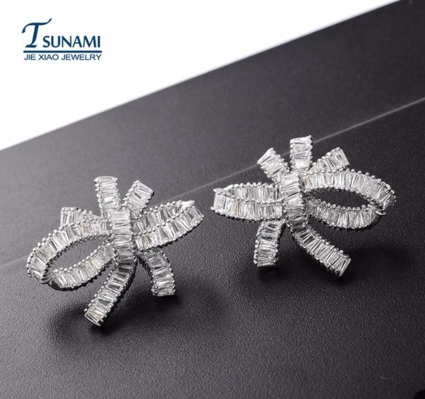 luxurious and exaggerated bow tassel earrings the exquisite jewelry was designed as a bridal gift for a female wedding01, Golden;silver
luxurious and exaggerated bow tassel earrings the exquisite jewelry was designed as a bridal gift for a female wedding01, Golden;silver