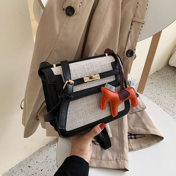 small bag women 2020 autumn and winter new simple fashion hit color small square bag wild shoulder messenger handbags
small bag women 2020 autumn and winter new simple fashion hit color small square bag wild shoulder messenger handbags