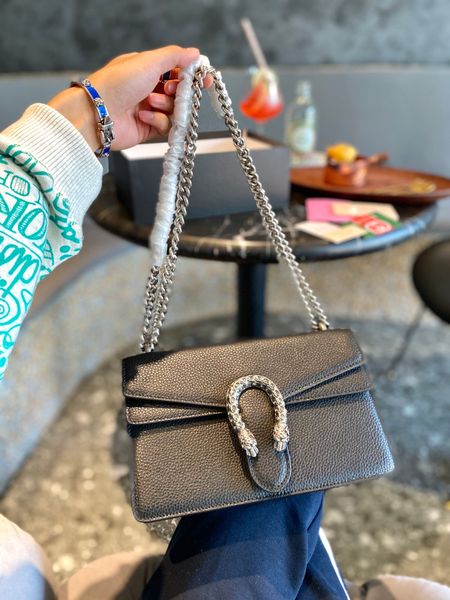2020 senior diamond buckle bag handbag wallet designer backpack Sac à main card holder suitcase duffle bag wallet bag
2020 senior diamond buckle bag handbag wallet designer backpack Sac à main card holder suitcase duffle bag wallet bag