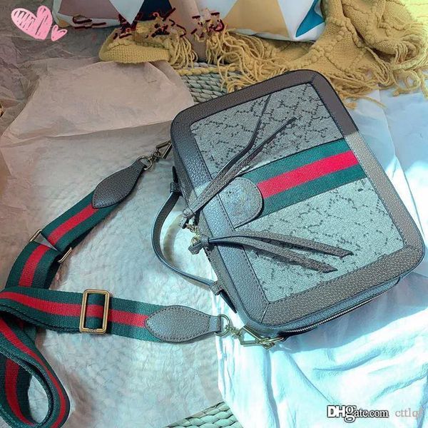 wide straps aslant female genuine leather handbag shoulder bags handbags hand-held camera messenger vintage women tote purses
wide straps aslant female genuine leather handbag shoulder bags handbags hand-held camera messenger vintage women tote purses