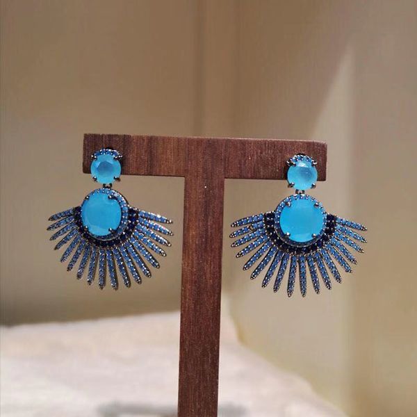 hibride fan drop earrings luxury cubic zircon lady's blue earrings fashion dress up jewelry wholesale brazil e-725, Silver
hibride fan drop earrings luxury cubic zircon lady's blue earrings fashion dress up jewelry wholesale brazil e-725, Silver