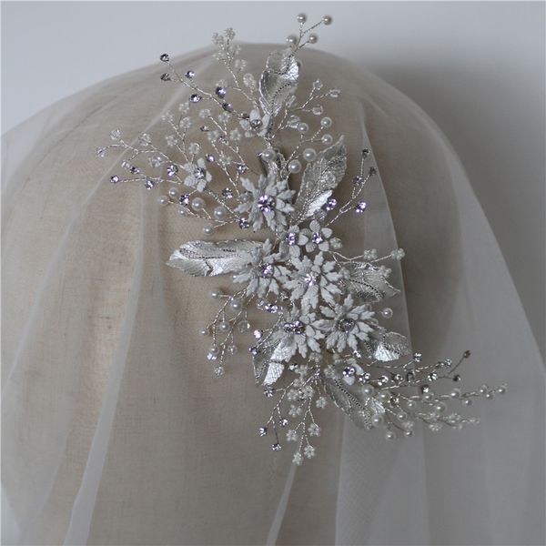 jonnafe gorgeous bridal crown hair clip silver color flower wedding headpiece handmade hair accessories for women prom party, Golden;silver
jonnafe gorgeous bridal crown hair clip silver color flower wedding headpiece handmade hair accessories for women prom party, Golden;silver