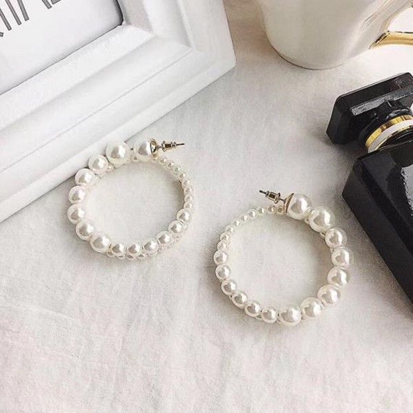 selling luxury full pearl women's wild designer earrings luxury designer jewelry women earrings, Golden
selling luxury full pearl women's wild designer earrings luxury designer jewelry women earrings, Golden