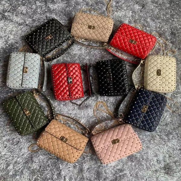 2020 new summer valenti rivet bag handbag handbag chain bag messenger bag shoulder bags wild fashion handbag sheepskin
2020 new summer valenti rivet bag handbag handbag chain bag messenger bag shoulder bags wild fashion handbag sheepskin