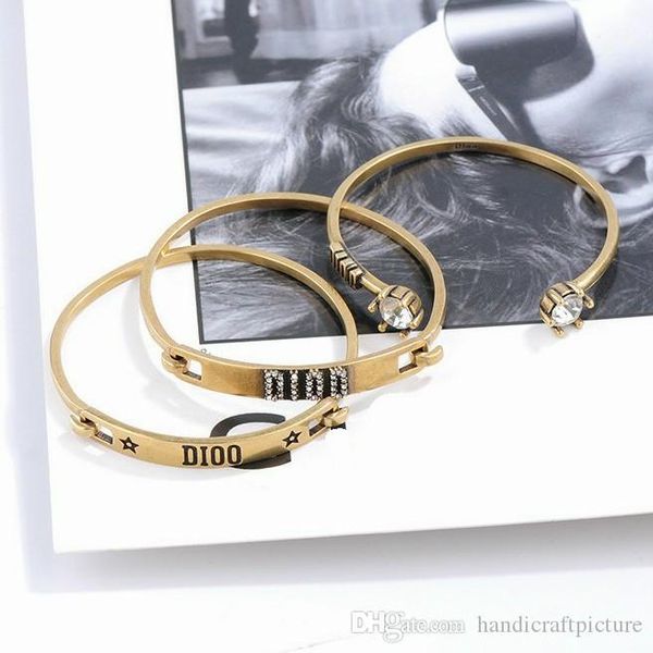 luxury designer jewelry women bracelets retro three-piece suit cuff braceltes high-end gold d letter charm bracelet for girl fashion jewelry, White
luxury designer jewelry women bracelets retro three-piece suit cuff braceltes high-end gold d letter charm bracelet for girl fashion jewelry, White