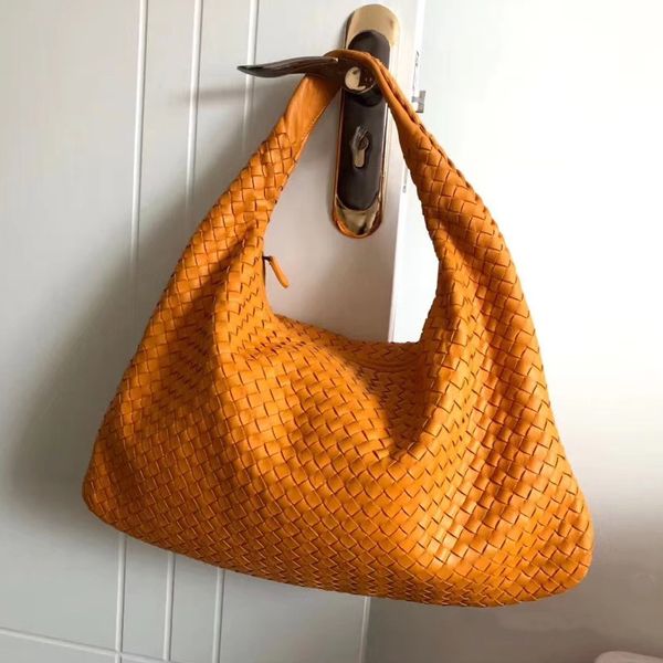 2020 new ladies bag fashion retro woven female bag atmospheric handbag large capacity shoulder ladies trendy handbag
2020 new ladies bag fashion retro woven female bag atmospheric handbag large capacity shoulder ladies trendy handbag