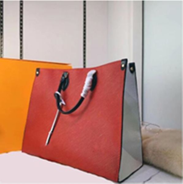 new ladies european and american style leather luxury handbag texture handbag designer casual crossbody bag
new ladies european and american style leather luxury handbag texture handbag designer casual crossbody bag