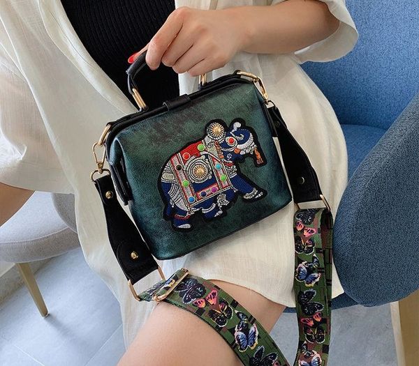 2020 женщины моды вышивки crossbody сумка широкий ремень бабочки кожа pu женщина плечо сумка ladies002
2020 женщины моды вышивки crossbody сумка широкий ремень бабочки кожа pu женщина плечо сумка ladies002