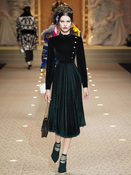 805 2020 autumn a line long sleeve stand collar dress prom fashion flora print panelled flora print brand same style yidian, Black
805 2020 autumn a line long sleeve stand collar dress prom fashion flora print panelled flora print brand same style yidian, Black