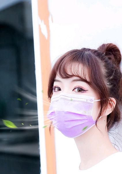 Disposable three-layer mask (including melt blown layer) dustproof, fog proof, UV proof, light and breathable disposable masks, 50 adult, pa
Disposable three-layer mask (including melt blown layer) dustproof, fog proof, UV proof, light and breathable disposable masks, 50 adult, pa