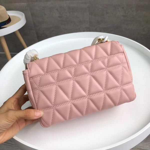 2021r luxury design ladies handbag shoulder bag envelope bag wild fashion leather metal texture chain ladies crossbody bag n
2021r luxury design ladies handbag shoulder bag envelope bag wild fashion leather metal texture chain ladies crossbody bag n