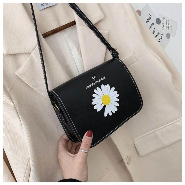 2020 new japanese and korean version of the female bag cute small square bag small retro messenger simple female
2020 new japanese and korean version of the female bag cute small square bag small retro messenger simple female