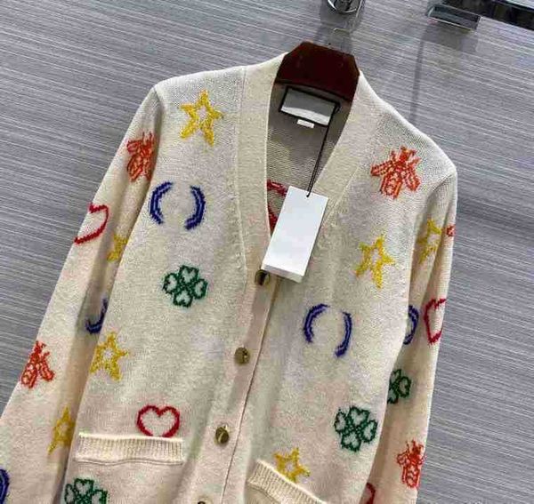 2020 new high-end women's retro wool knit sweater v-neck cardigan jacquard sweater jacket girls runway long-sleeved top, White;black
2020 new high-end women's retro wool knit sweater v-neck cardigan jacquard sweater jacket girls runway long-sleeved top, White;black