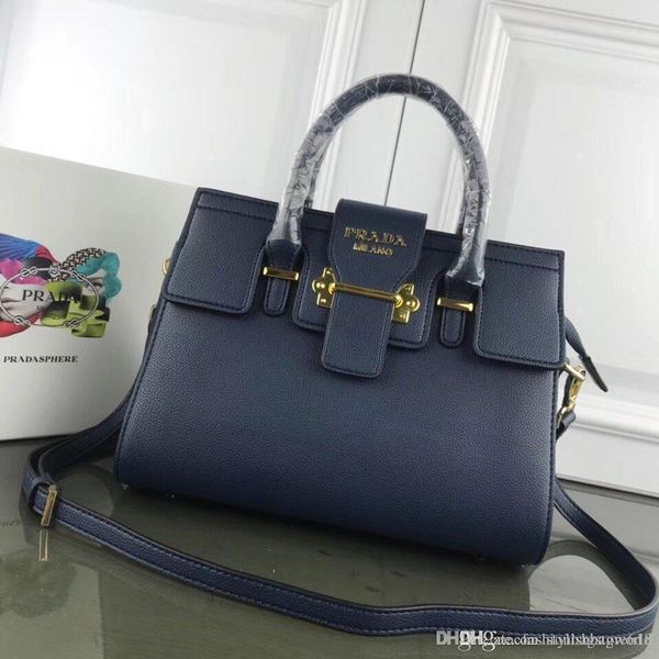 classic designer womens handbag wild diagonal cross shoulder bag new bag natural wind ladies bag gift l2021
classic designer womens handbag wild diagonal cross shoulder bag new bag natural wind ladies bag gift l2021