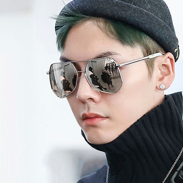 new polygon sunglasses men and women irregular metal glasses color film reflective star with the same large frame sunglasses, White;black
new polygon sunglasses men and women irregular metal glasses color film reflective star with the same large frame sunglasses, White;black