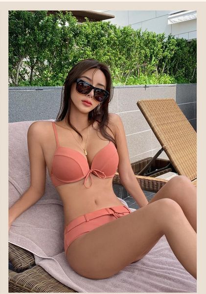 new arrivals 2020 summer gather backless tight outing beach bikini mid waist swimsuit, White;black
new arrivals 2020 summer gather backless tight outing beach bikini mid waist swimsuit, White;black