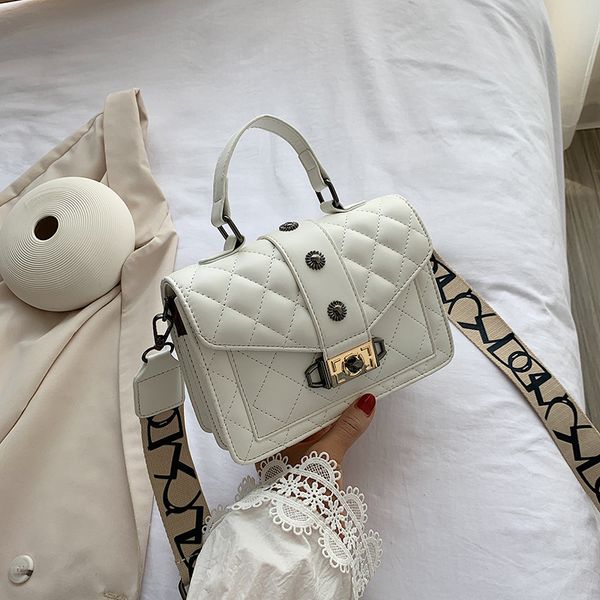 small women's bag 2020 new fashion women's all-match wide shoulder strap portable messenger bag fashion rhombus square sling
small women's bag 2020 new fashion women's all-match wide shoulder strap portable messenger bag fashion rhombus square sling