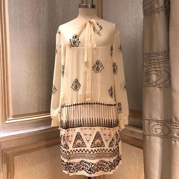 casual dresses 2021 full silk print pleated dress inside and outside comfortable temperament women clothes, Black;gray
casual dresses 2021 full silk print pleated dress inside and outside comfortable temperament women clothes, Black;gray