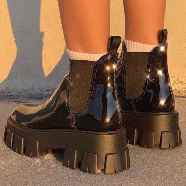 monolith platform shoes women black ankle boots pocket design motorcycle boots slip on thick bottom short
monolith platform shoes women black ankle boots pocket design motorcycle boots slip on thick bottom short