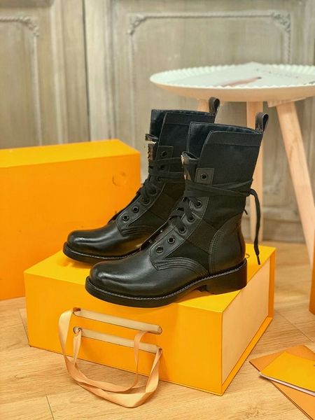 2020 new lady martin boots winter/winter warm presby high boots for women it keeps you ahead of the trend, Black
2020 new lady martin boots winter/winter warm presby high boots for women it keeps you ahead of the trend, Black