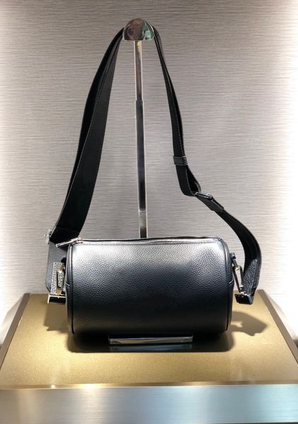 women and men messenger bag fashion shoulder crossbody handbags cross body bag cylinder bag sacoche purse sac sacoche homme bags
women and men messenger bag fashion shoulder crossbody handbags cross body bag cylinder bag sacoche purse sac sacoche homme bags