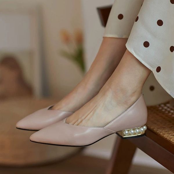 2020 autumn women flats pearl heeled slip on shoes woman ballet flats pointed toe dress shoes faux suede ladies 8301l, Black
2020 autumn women flats pearl heeled slip on shoes woman ballet flats pointed toe dress shoes faux suede ladies 8301l, Black