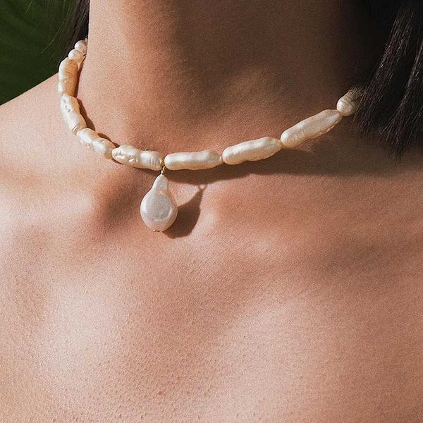 chic temperament irregular baroque pearls pendant choker necklace women fashion geometric chocker colar necklace jewelry kolye, Golden;silver
chic temperament irregular baroque pearls pendant choker necklace women fashion geometric chocker colar necklace jewelry kolye, Golden;silver