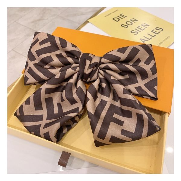 signature-f012s star street pgraphy signature wide-brimmed pleated hairband bow hairpin hair band accessories, Silver
signature-f012s star street pgraphy signature wide-brimmed pleated hairband bow hairpin hair band accessories, Silver