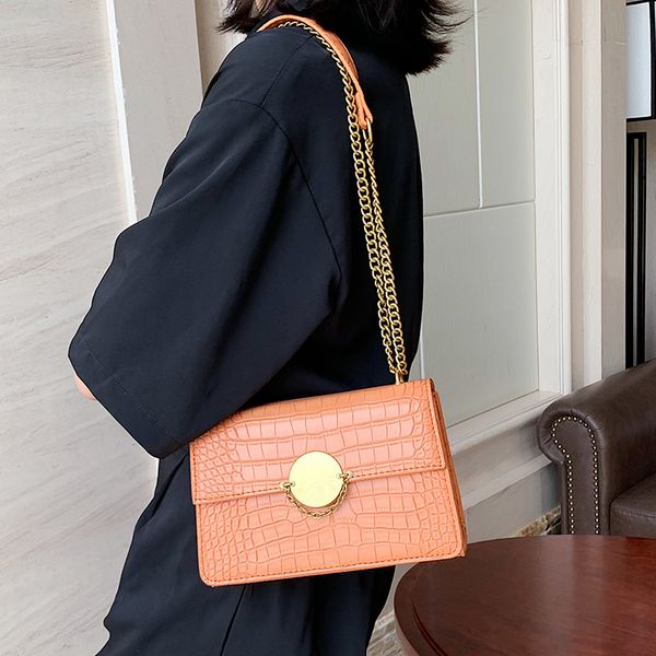 высокое качество малый цепи pu кожа crossbody сумки для женщин модельер женщина плеча сумки casual сумки новые
высокое качество малый цепи pu кожа crossbody сумки для женщин модельер женщина плеча сумки casual сумки новые